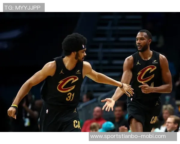 攻防兼备的双星表现莫布里20分6板5助阿伦19分12板助力球队胜利